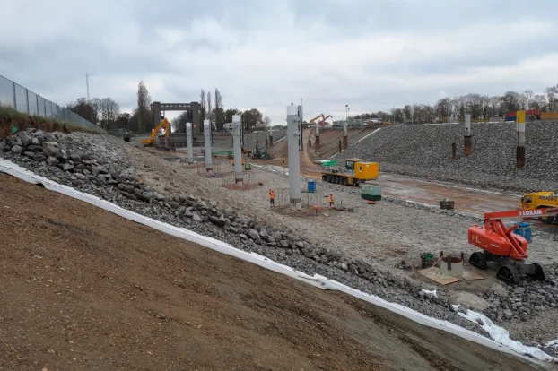 Aanmeerconstructies, Sluis Born