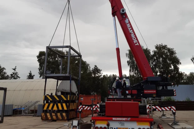 High cube lifting frames