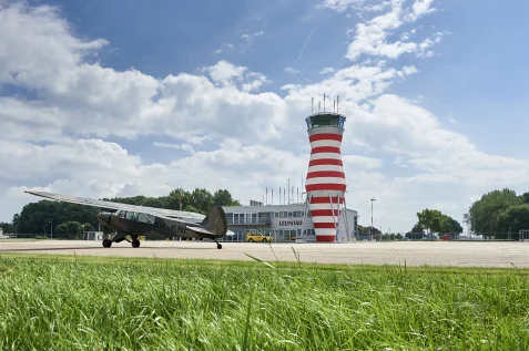 Lelystad_Airport_Kamplacon