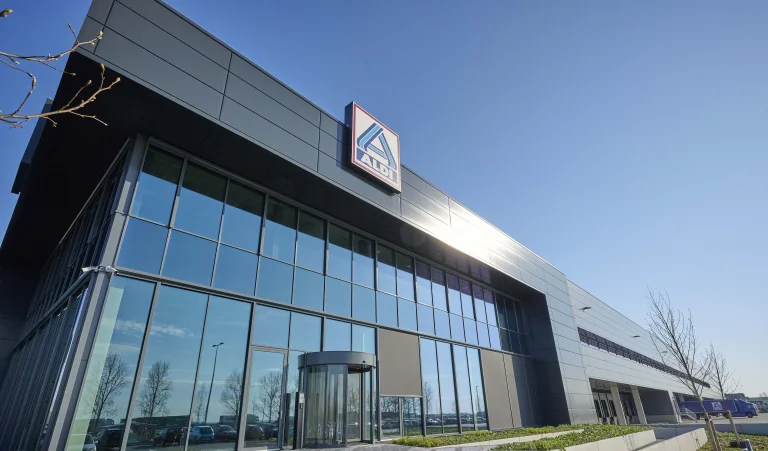 Dach- und Wandkonstruktionen Aldi-Verteilzentrum Westpoort Groningen
