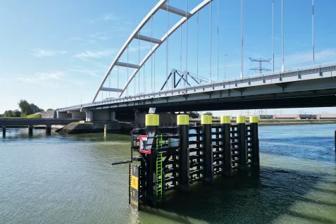Schiffsleitwerk Hartelkanaal, Rotterdam
