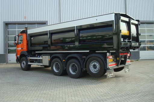 Waste disposal tippers