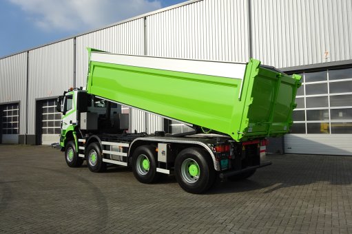Waste disposal tippers