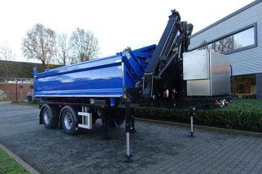 Two- and three-sided tippers