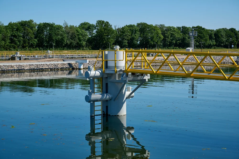 Aanmeerconstructies, Sluis Born