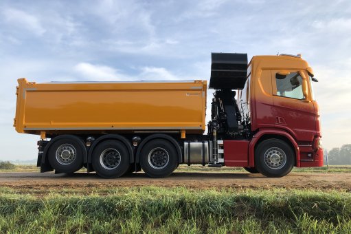 Two- and three-sided tippers